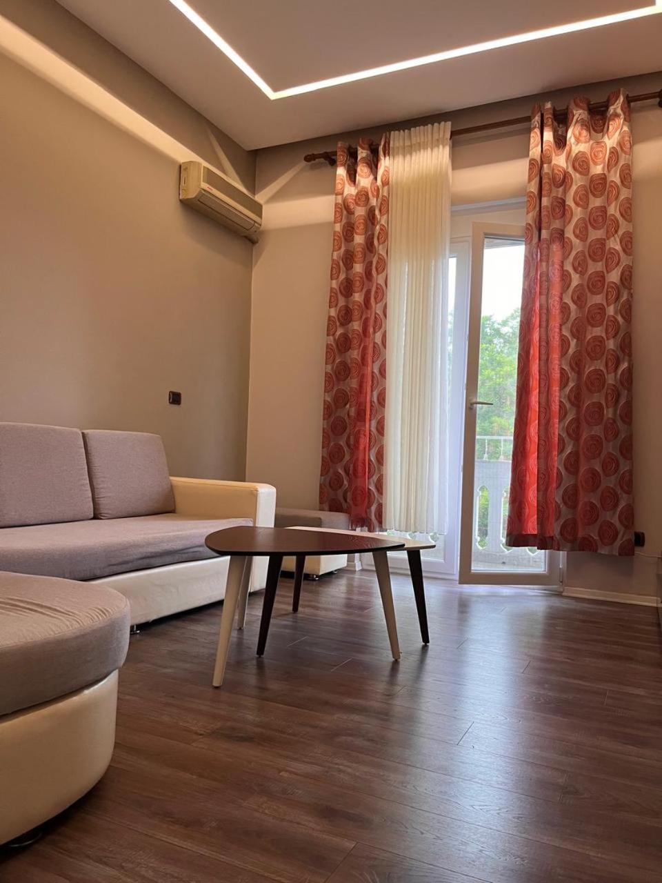 Lukas Apartament Vollga Durrës Exterior foto