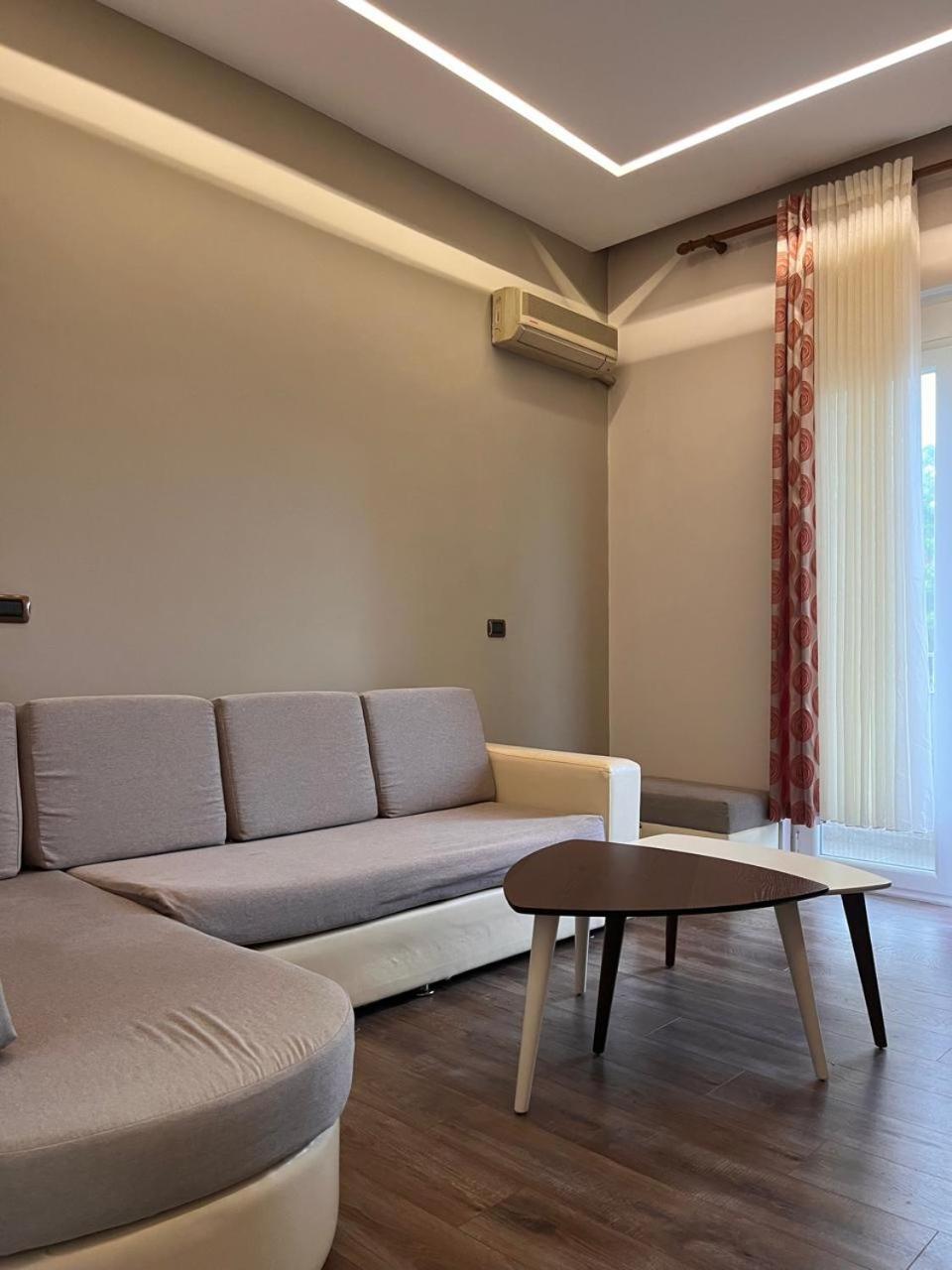 Lukas Apartament Vollga Durrës Exterior foto